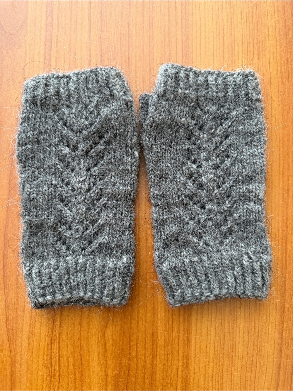NWOT Gray Knit Fingerless Wool Gloves - Cozy Winter Accessory